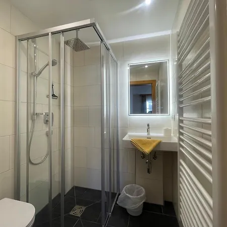 Hubertushof Апартаменты *